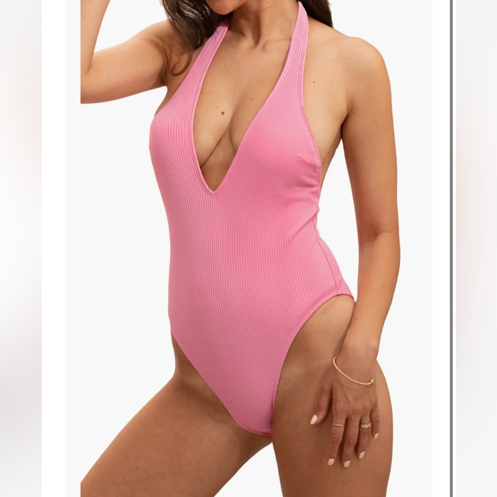 Cupshe Sunbream Ribbed Halter Plunge One-Piece Swimsuit - Picture 2 of 3